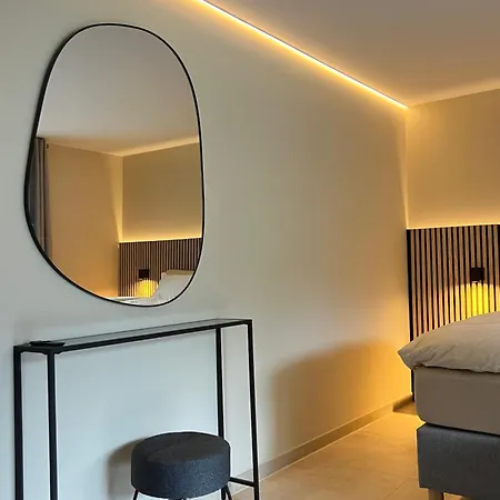 Escala - Family Fully