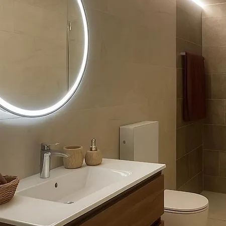 Escala - Family 3* Fully