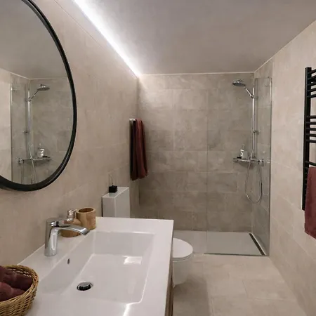 Escala - Family 3*