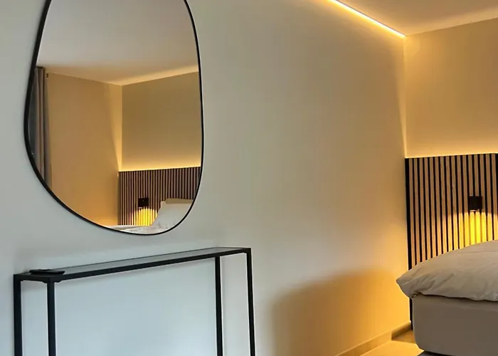 Escala - Family Fully